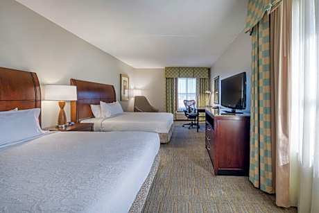 Corner Queen Room with Two Queen Beds