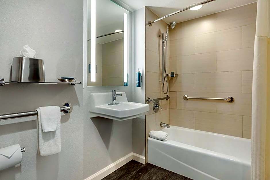 Hilton Grand Vacations on Paradise (Convention Center)