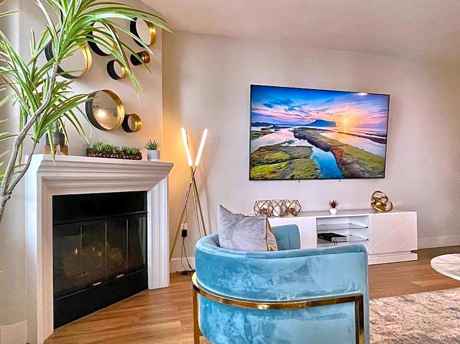 Lux One Bedroom Condo with Garden View