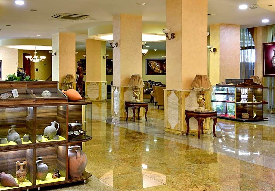 Estreya Residence Hotel and SPA