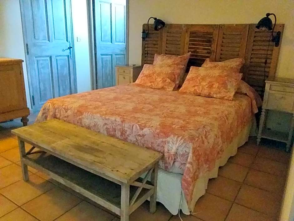 Chambre pour 2 personnes avec salle de bain privée