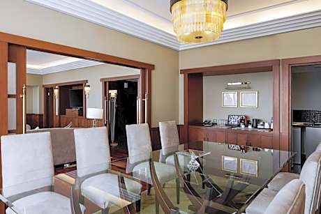 Presidential Suite - Club Lounge Access