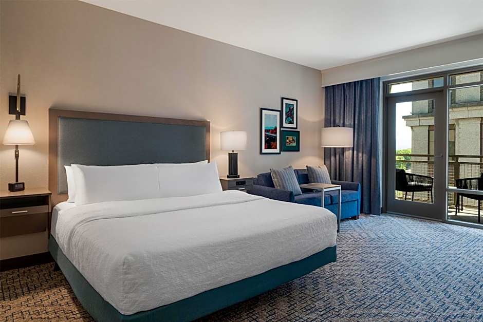 Hampton Inn & Suites Roanoke Downtown