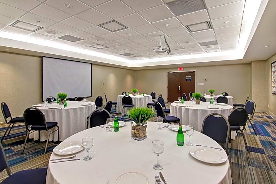 Holiday Inn Express Hotel & Suites Toronto - Markham By IHG