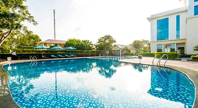 Muong Thanh Luxury Nhat Le Hotel