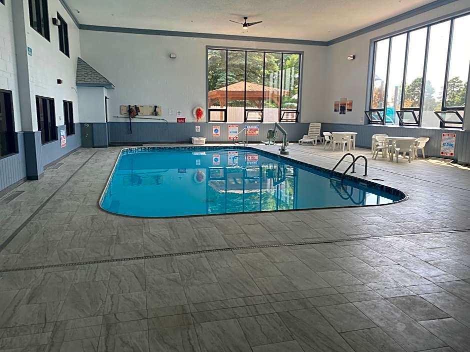 Super 8 by Wyndham Houghton Lake