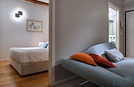 One-Bedroom Apartment with Balcony