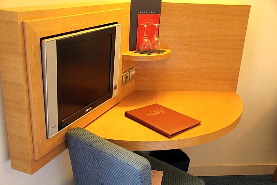 Westside Arc De Triomphe Hotel