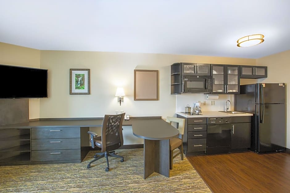 Candlewood Suites - Omaha Millard Area, an IHG Hotel