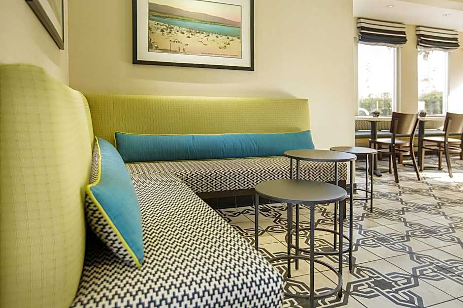 West Beach Inn, a Coast Hotel