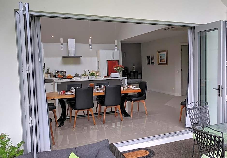 Karapiro Willows Luxury B & B