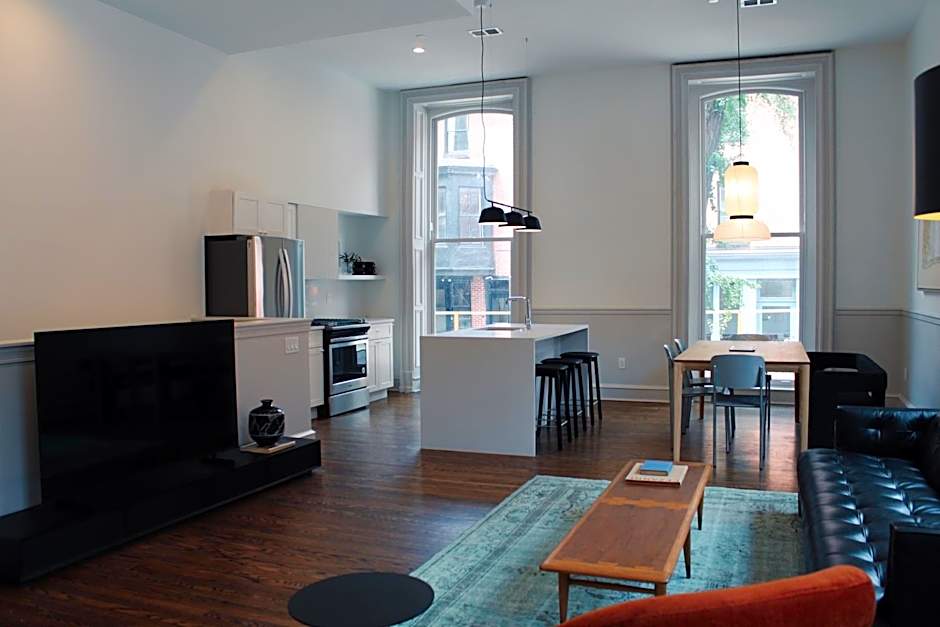 Stay Rafa At 2000 Spruce