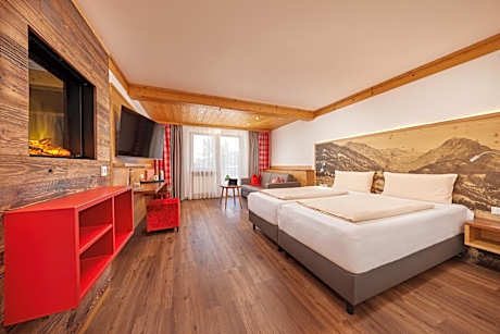 Family Room (2 Adults + 2 Children)