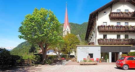 Historic Guesthouse BIRCHER B&B Apartments near Sterzing