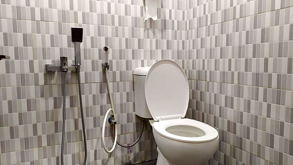 Omah Leren Mitra RedDoorz near Gembiraloka Zoo Yogyakarta