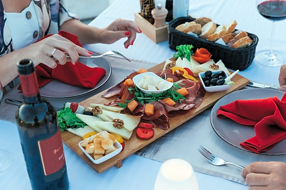 Romana Beach Apartments