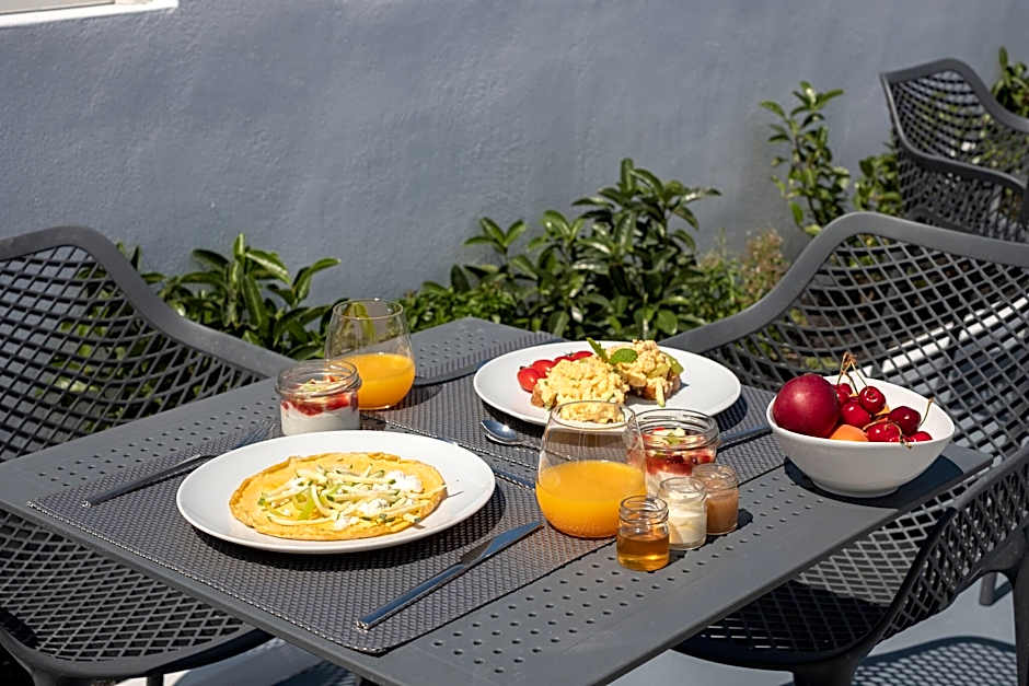 Santoterra Antigua Suites