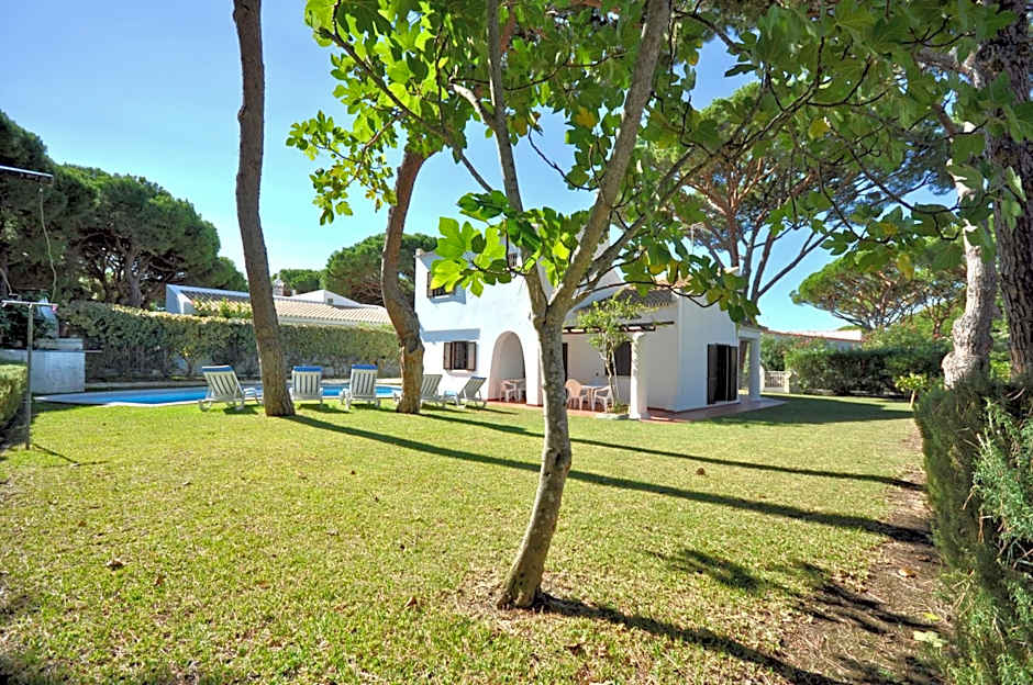 Perfect Retreat Overlooking Pinhal Golf Course, Private pool, Off-street parking
