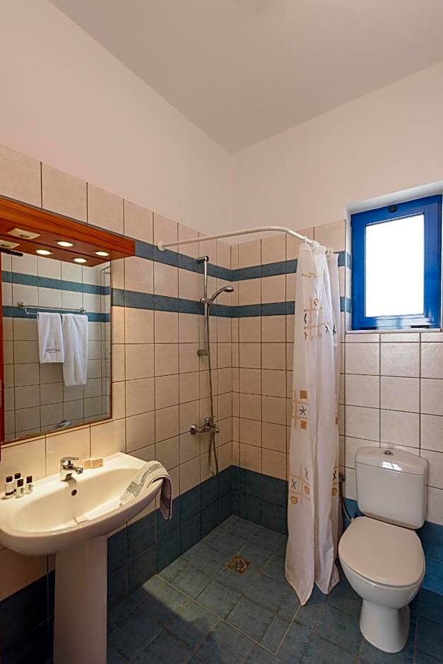 Finikas Studios & Apartments - Kalamaki Holidays