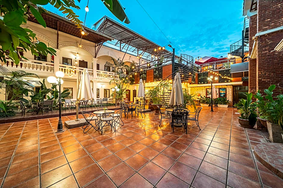 Mali Namphu Hotel