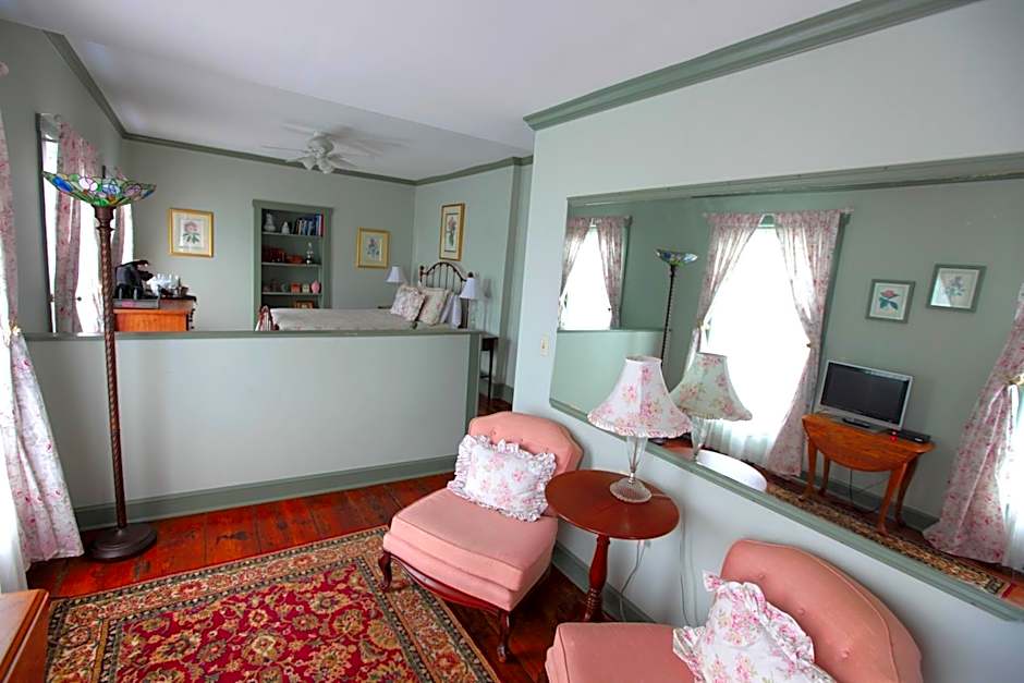 The Lafayette Inn & Restaurant