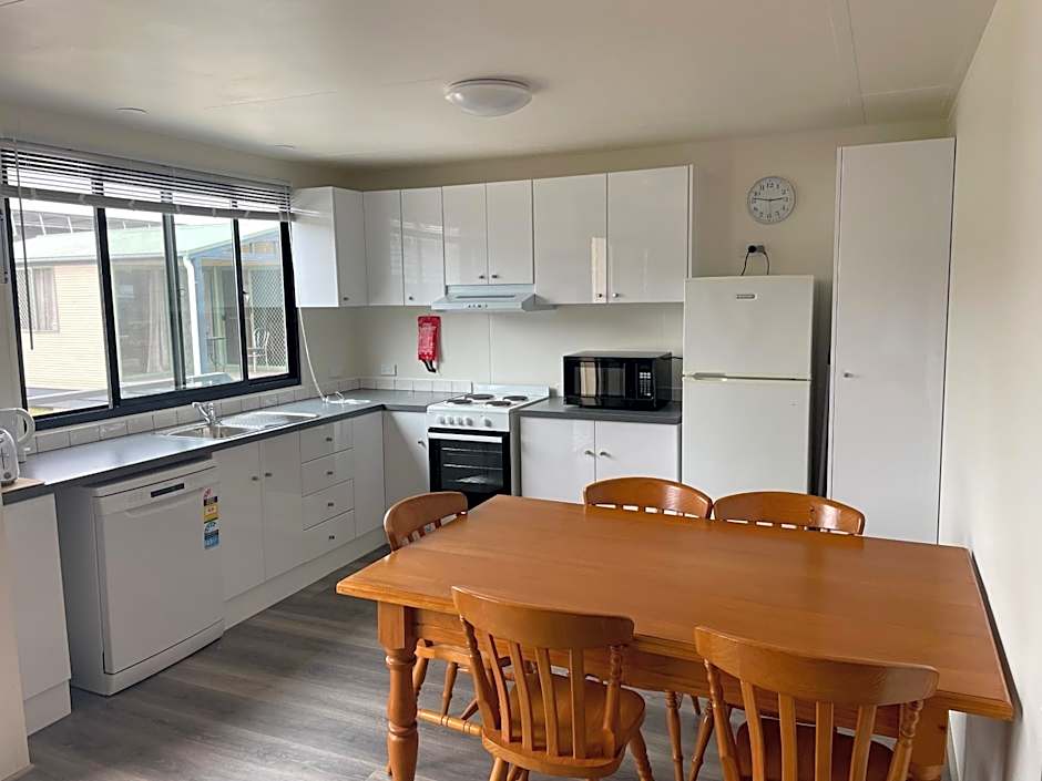 Lakes Main Holiday Park