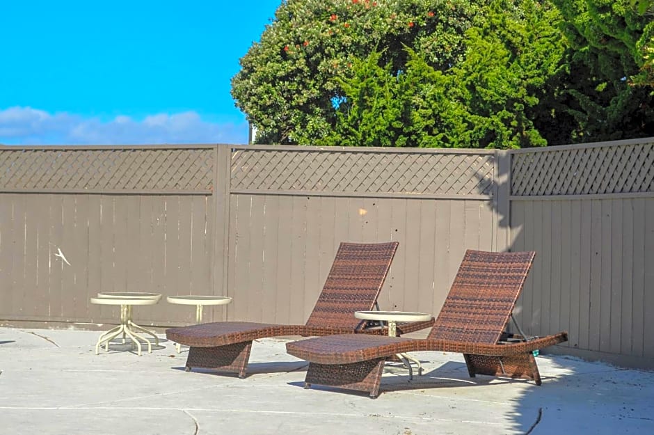 Sea Breeze Inn - San Simeon