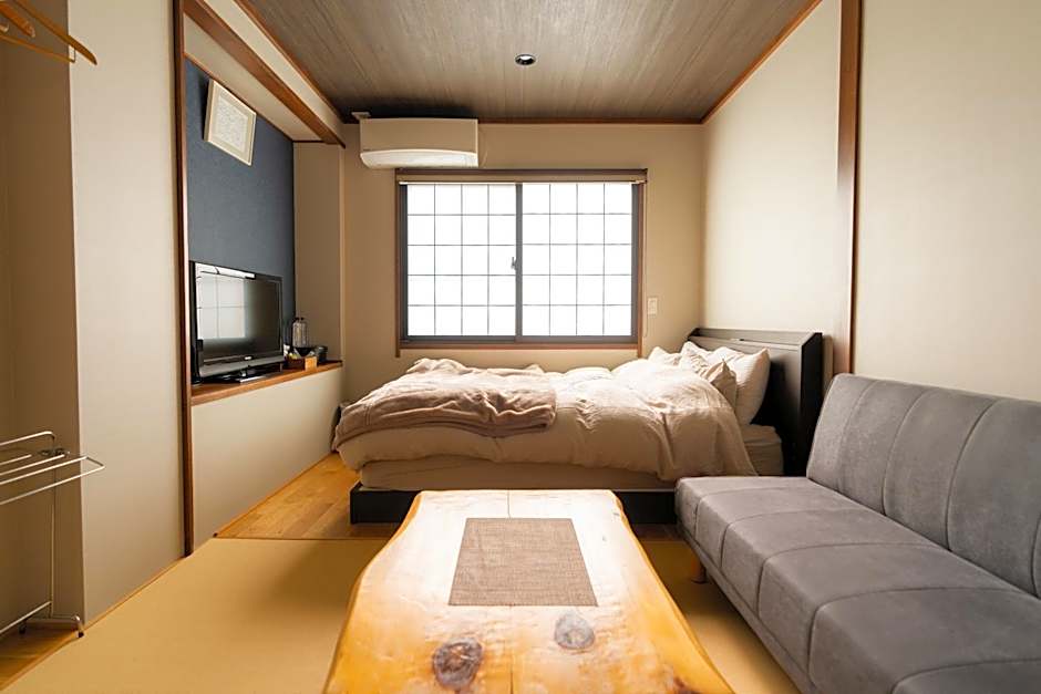 Nozawa Onsen Azegamikan