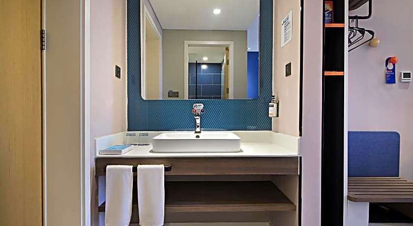 Holiday Inn Express Linyi West By IHG