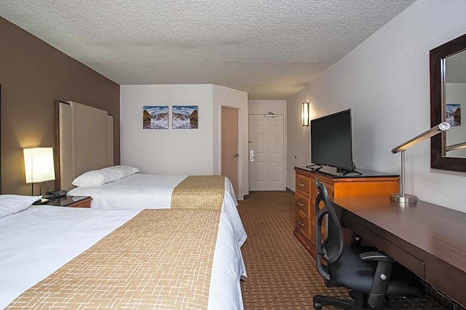Travelodge by Wyndham Fort Wayne North – Fort Wayne, IN