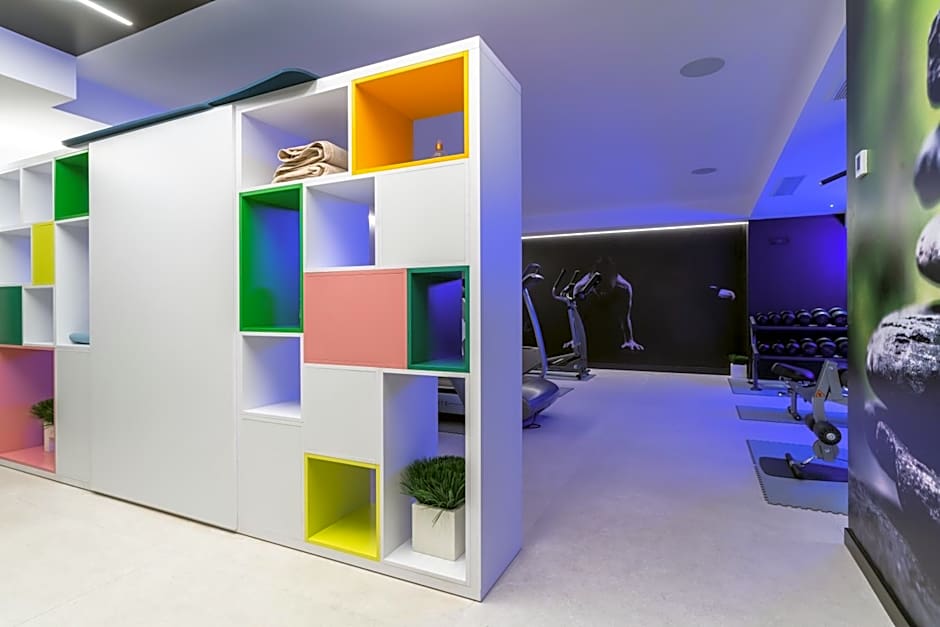 Suites Plaza Hotel & Wellness