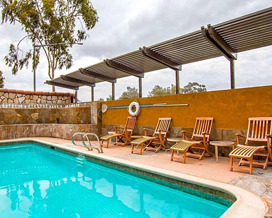 Baja Inn Suites