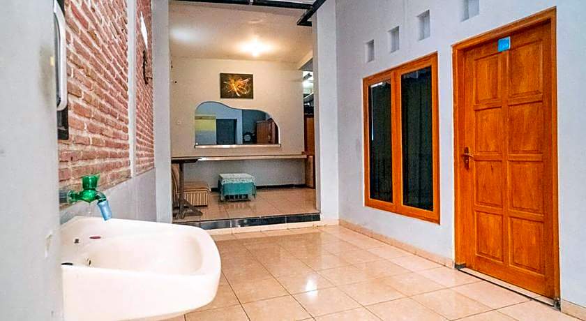 RedDoorz @ Jotel Guest House Medan