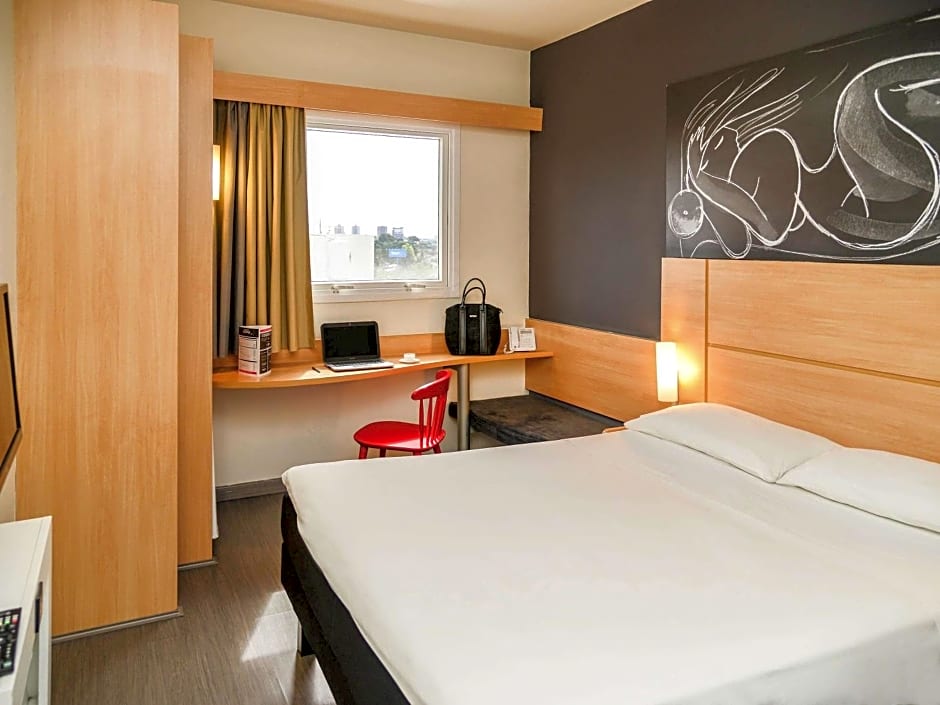 ibis Uberaba