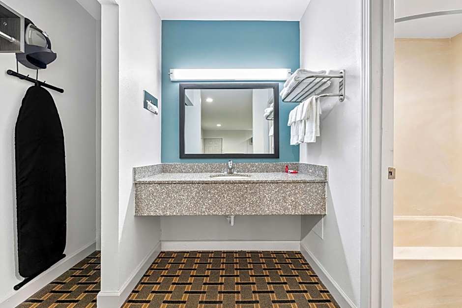 SureStay by Best Western Huntsville University Area