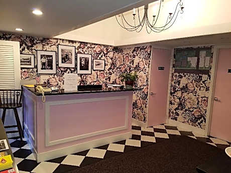 Simmons Motel