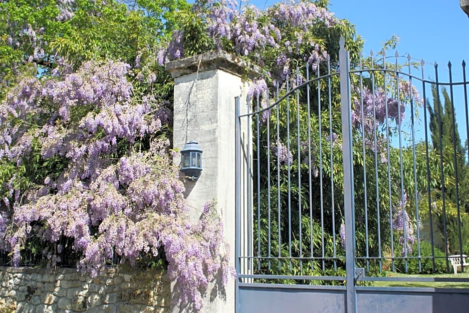 Le Domaine De La Lézardière B&B