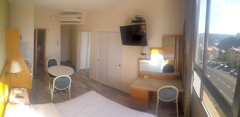 Marom Residence Romema