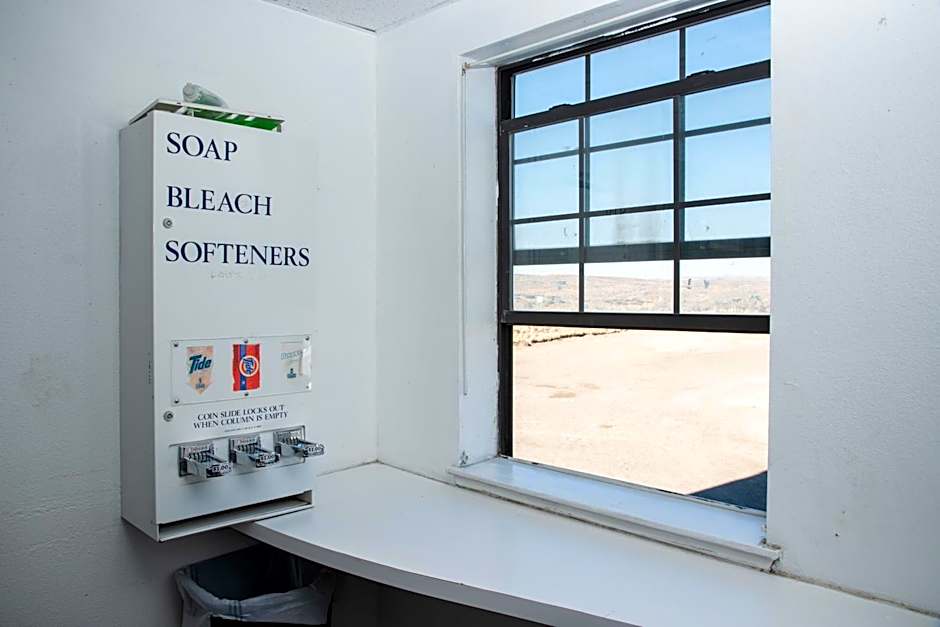 Traveler's Inn Carlin NV near Elko