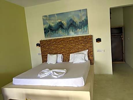 Deluxe Double Room with Shower