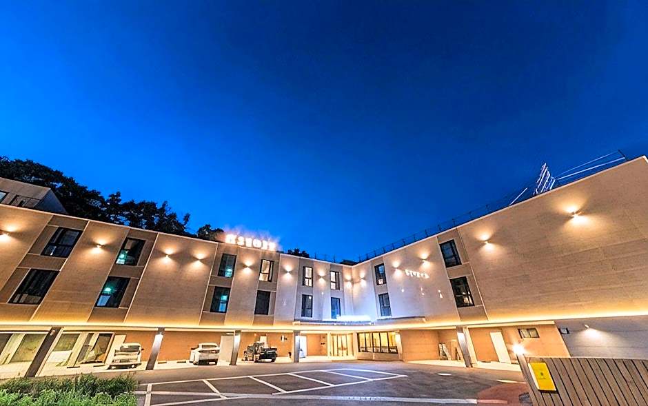 Docking Hotel
