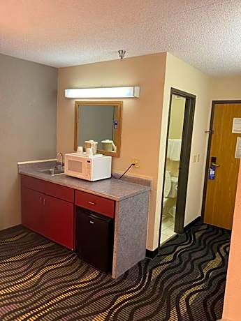 King Suite with Jetted Tub - Non-Smoking