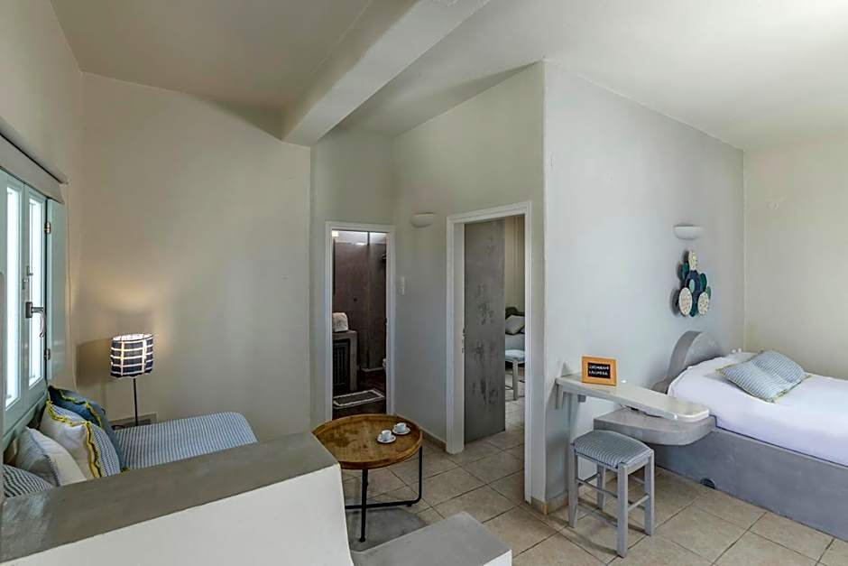 Blue Dolphins Apartments