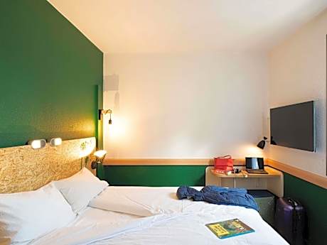 Chambre POP avec 1 lit double