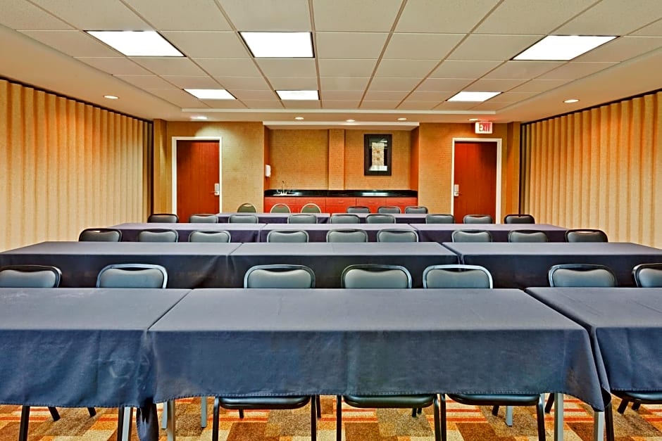 Holiday Inn Express Hotel & Suites Memphis/Germantown By IHG