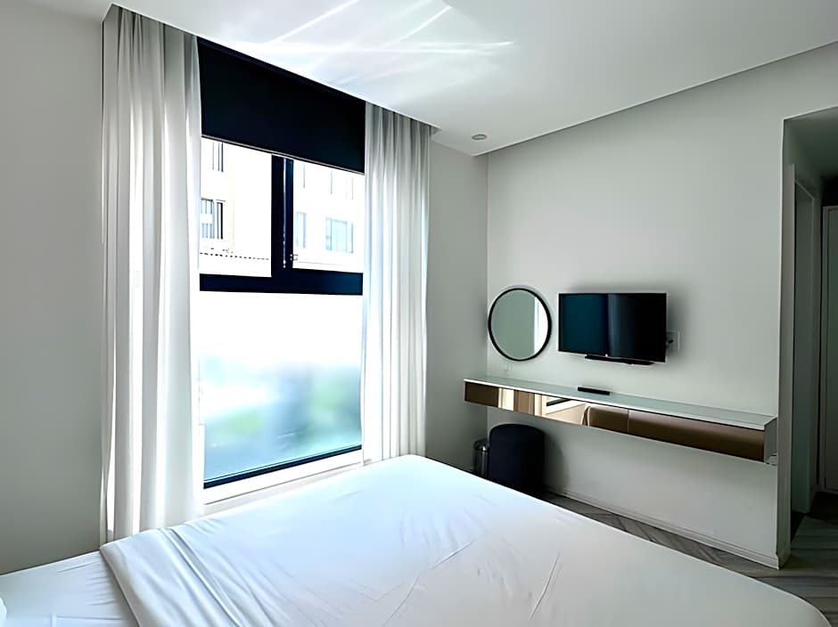 Len's Hotel