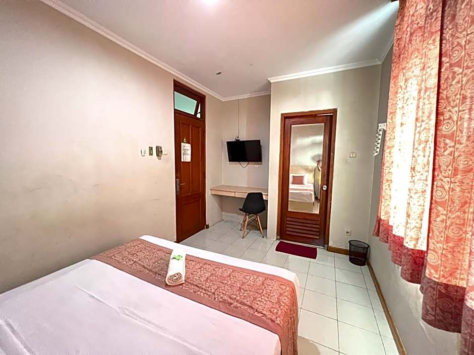 Hotel Winotosastro by Athelu