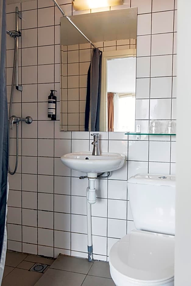 Quentin Arrive Hotel