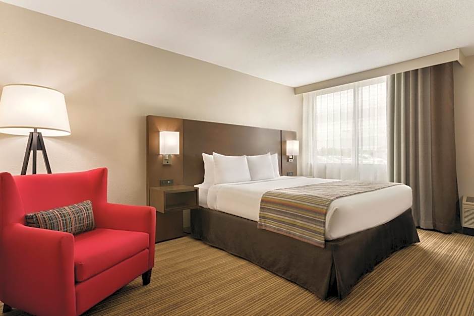 Country Inn & Suites by Radisson, Fergus Falls, MN
