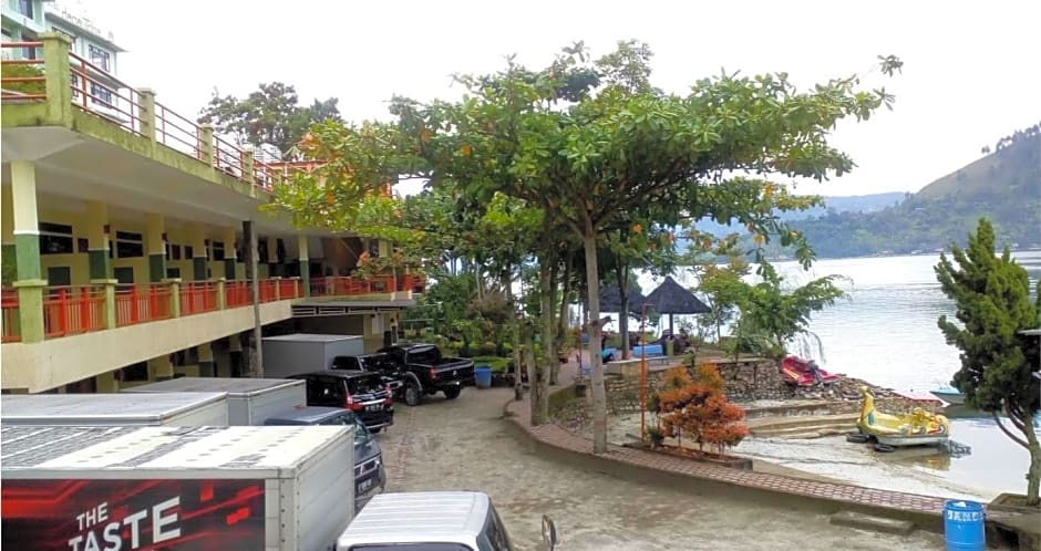 Pandu Lakeside Parapat Hotel